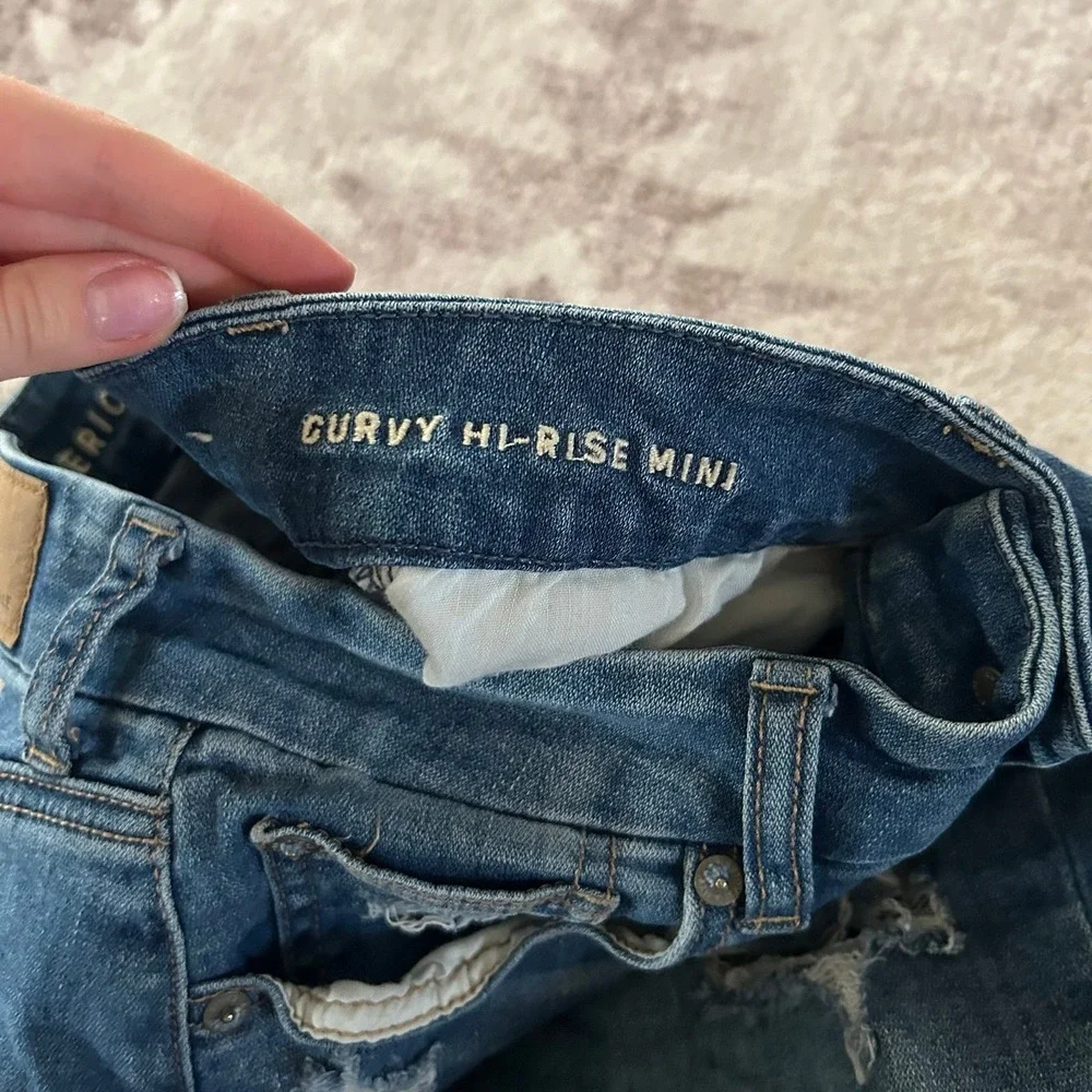 American Eagle Curvy Hi-Rise Distressed Denim‎ Mini Skirt Size 0 Super Stretch